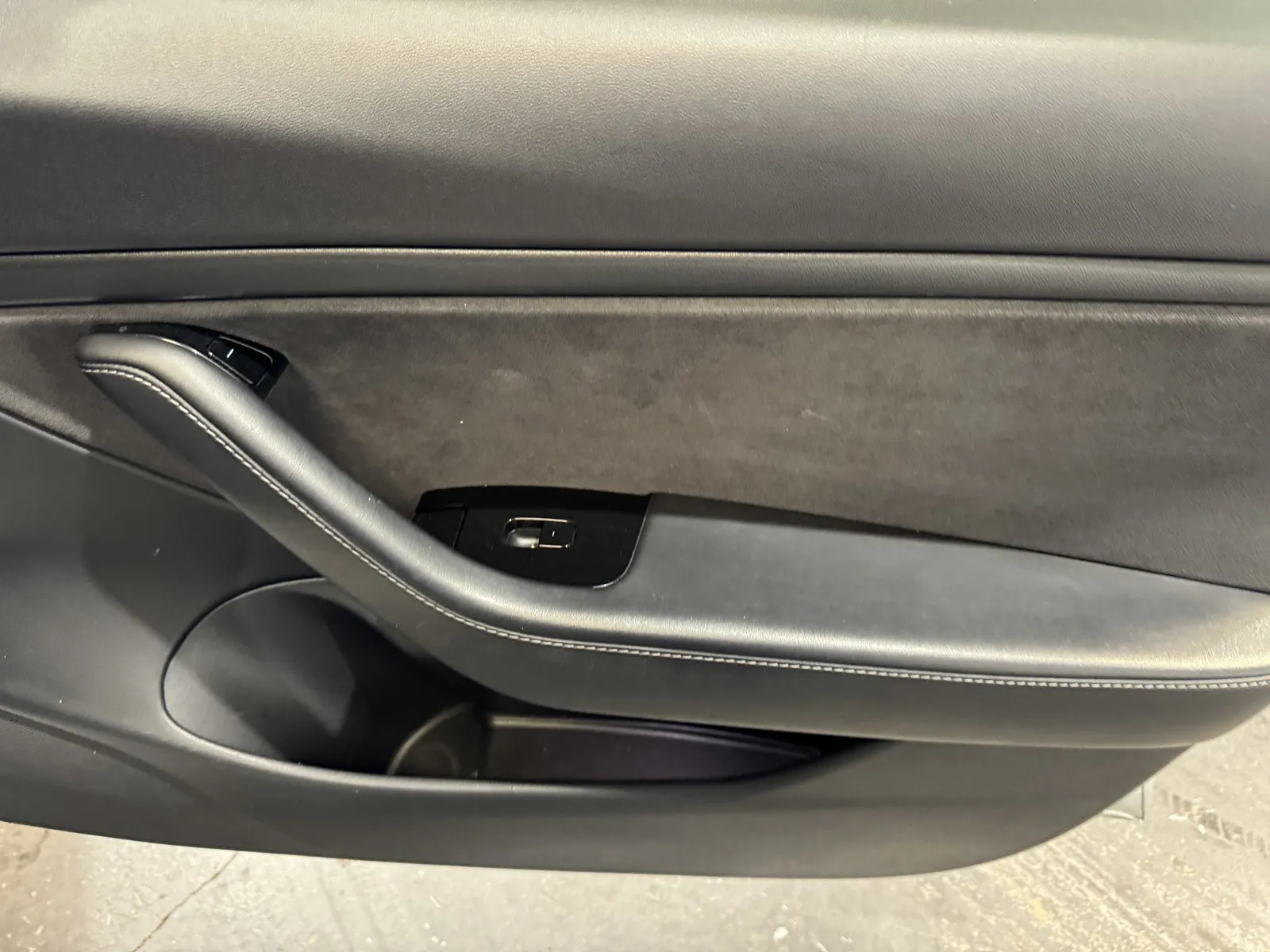 Tesla Model 3 photo 7