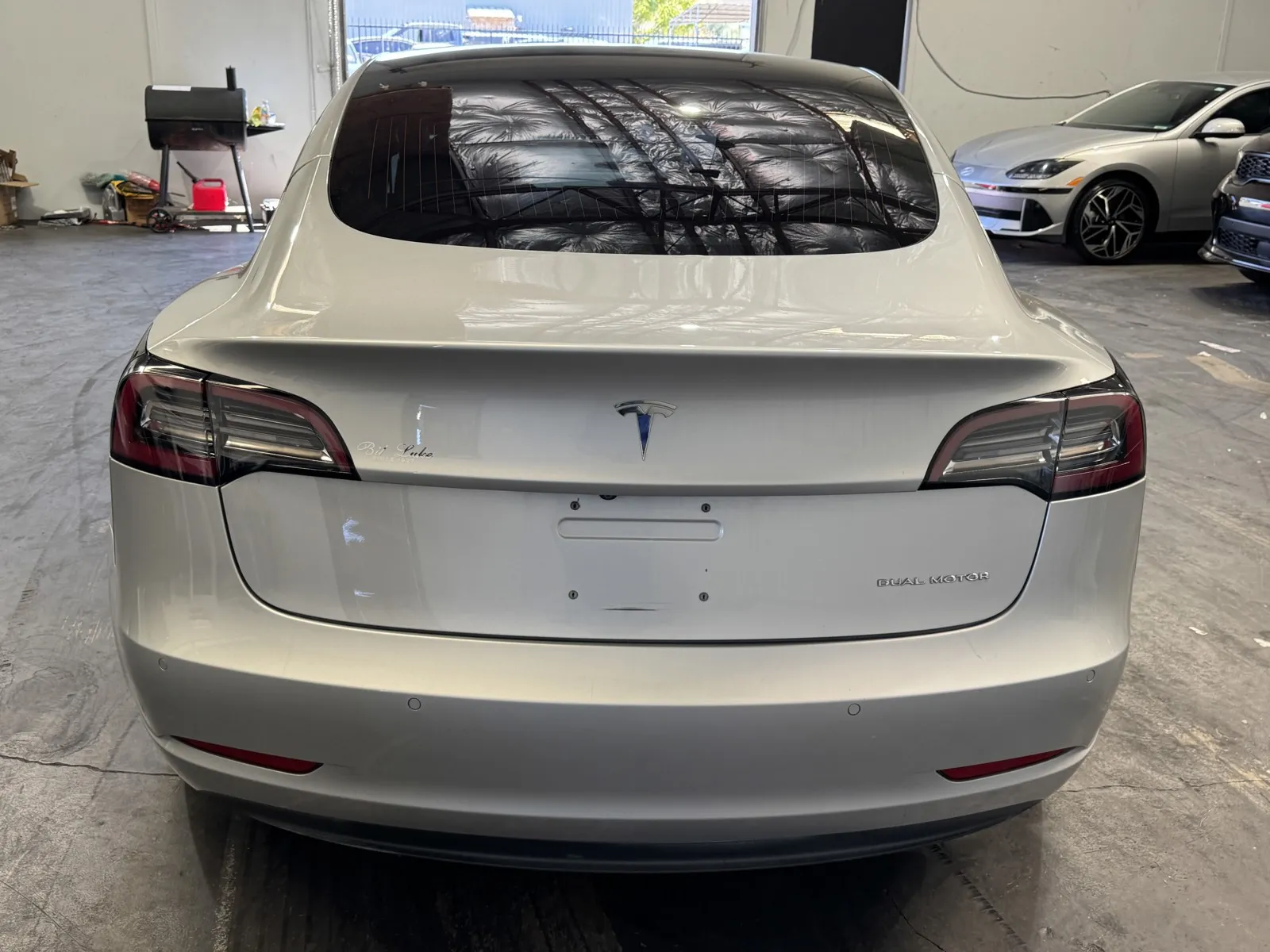 Tesla Model 3 photo 3