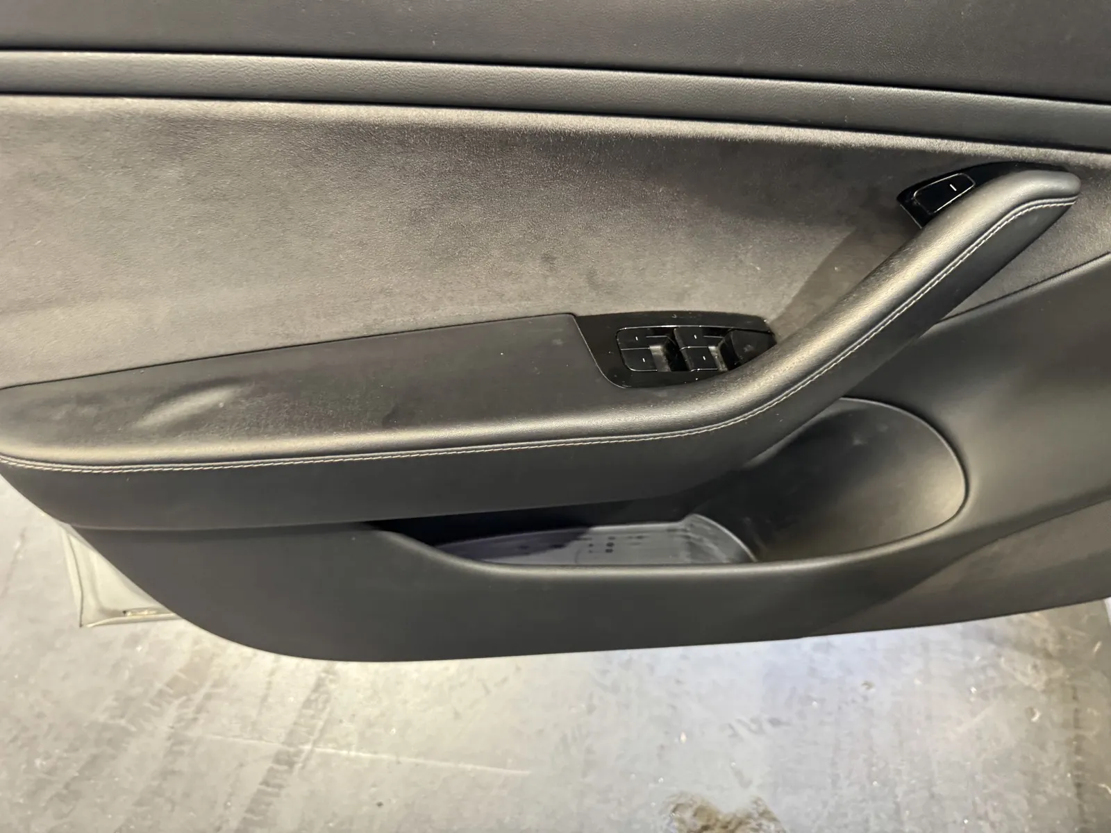 Tesla Model 3 photo 13