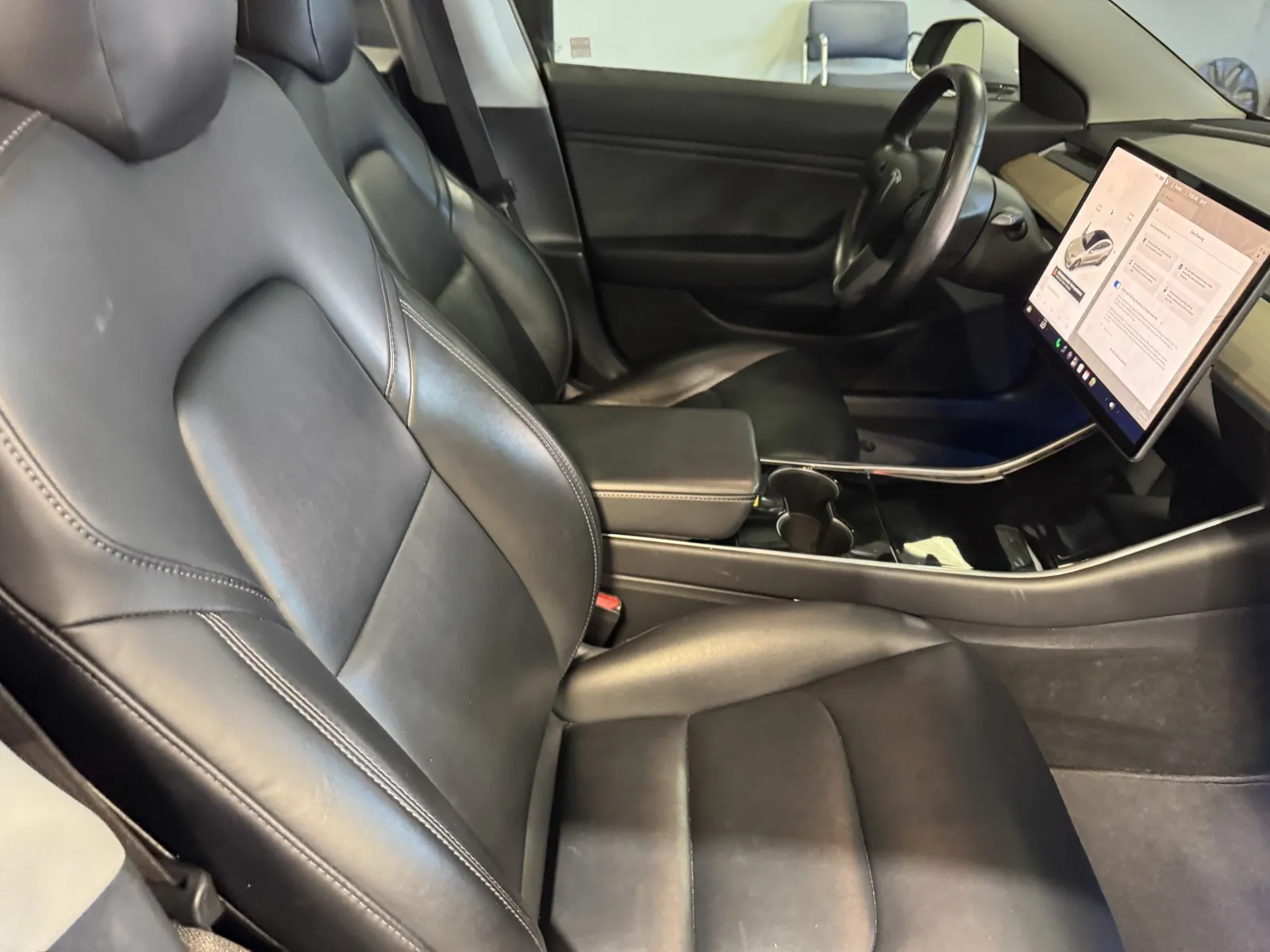 Tesla Model 3 photo 6