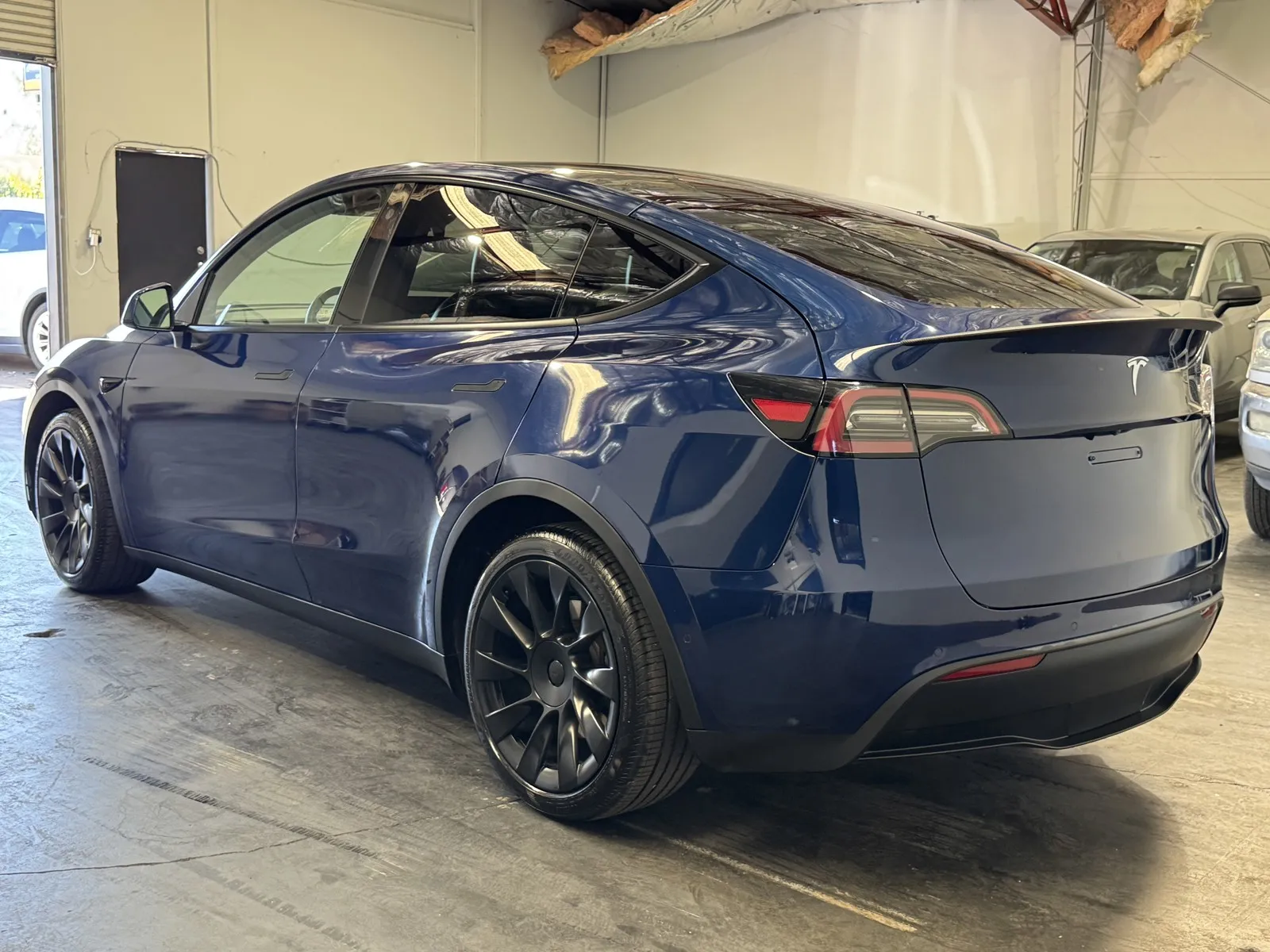 Tesla Model Y photo 2