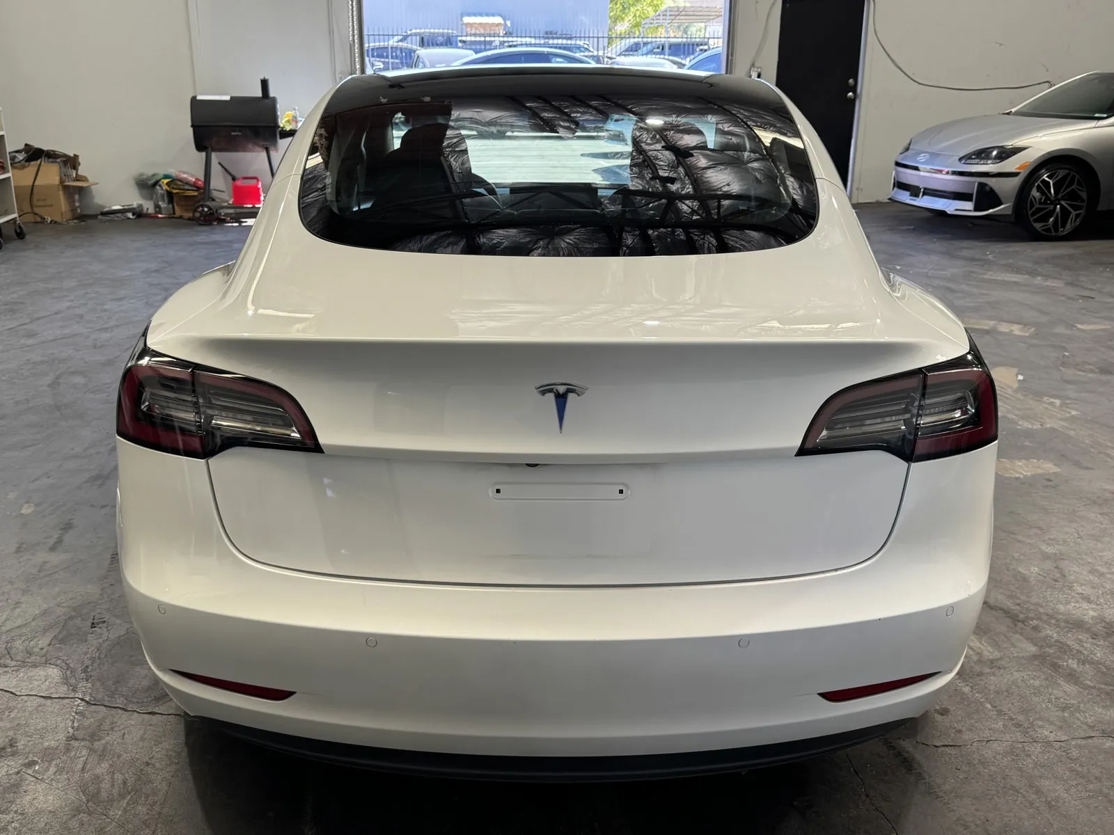 Tesla Model 3 photo 3