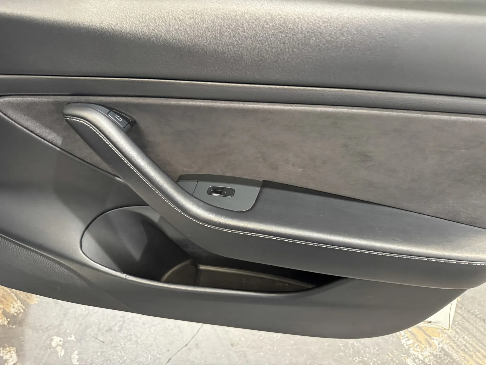 Tesla Model 3 photo 7