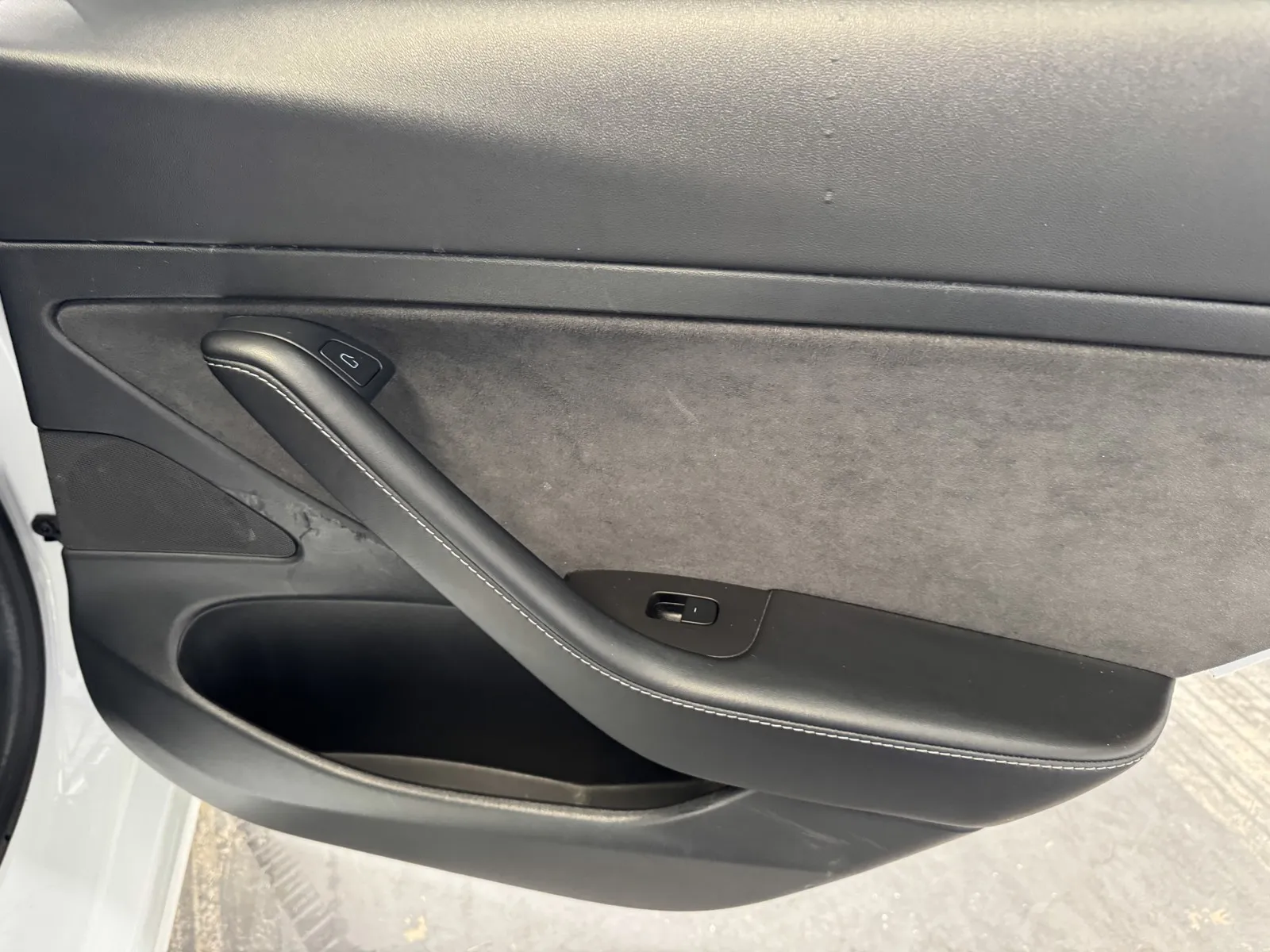 Tesla Model 3 photo 9