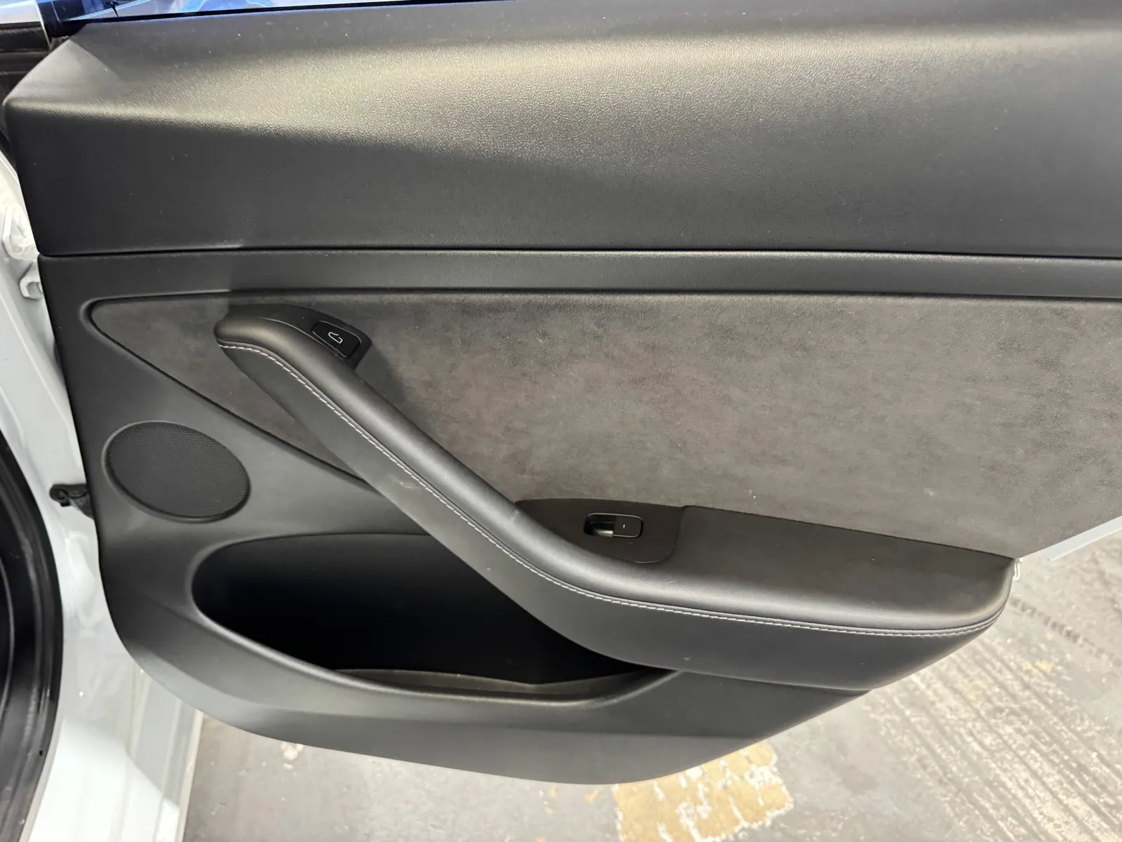 Tesla Model 3 photo 9