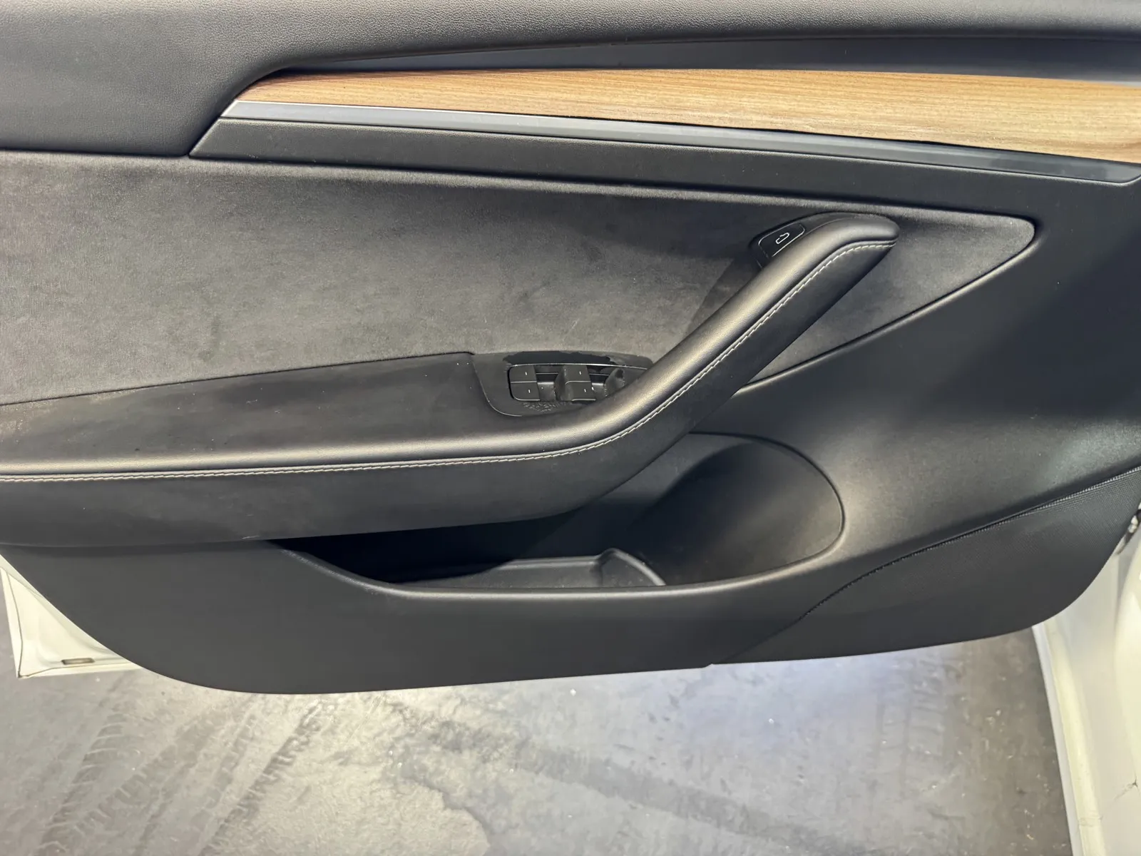 Tesla Model 3 photo 13
