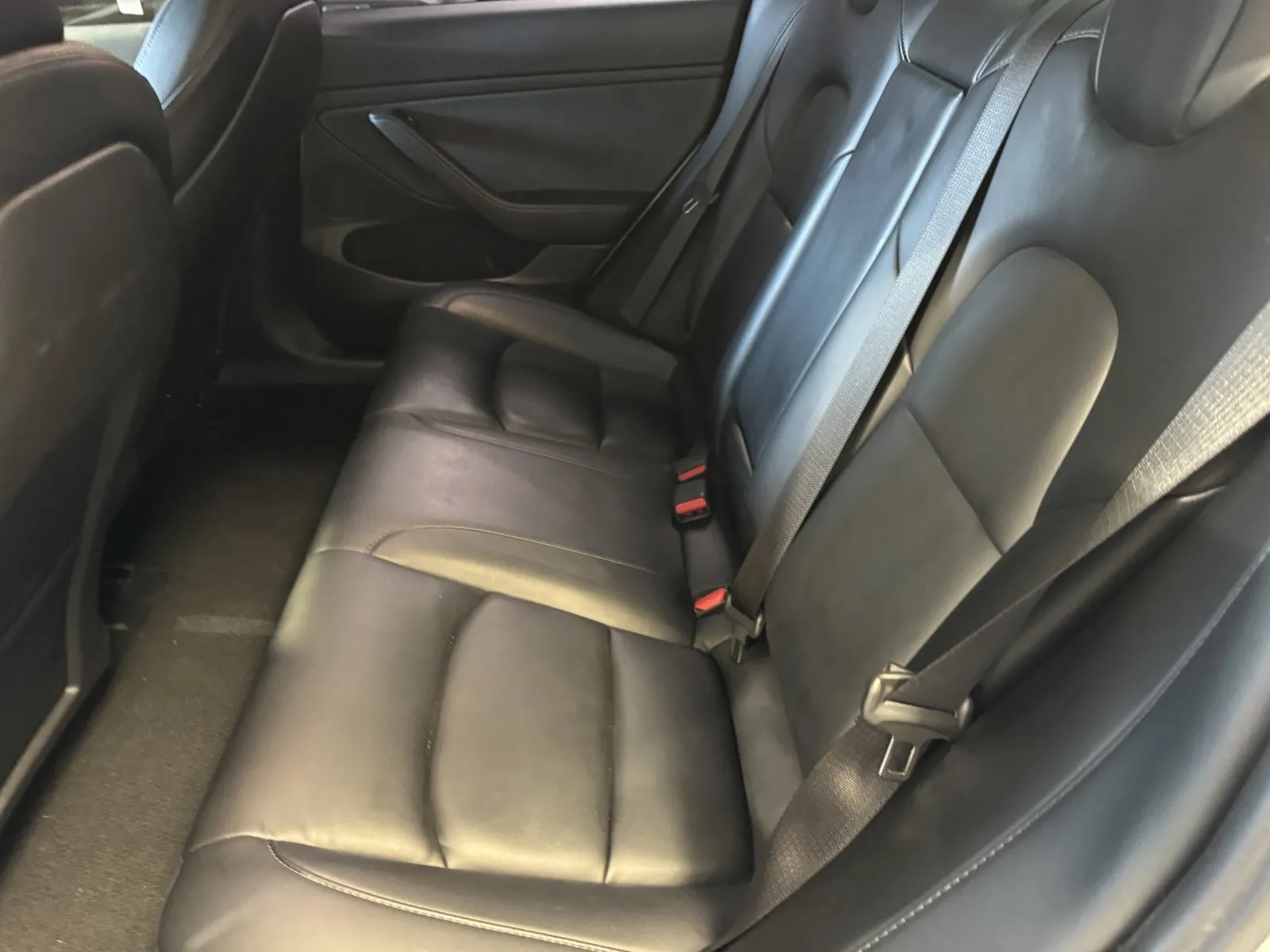 Tesla Model 3 photo 10