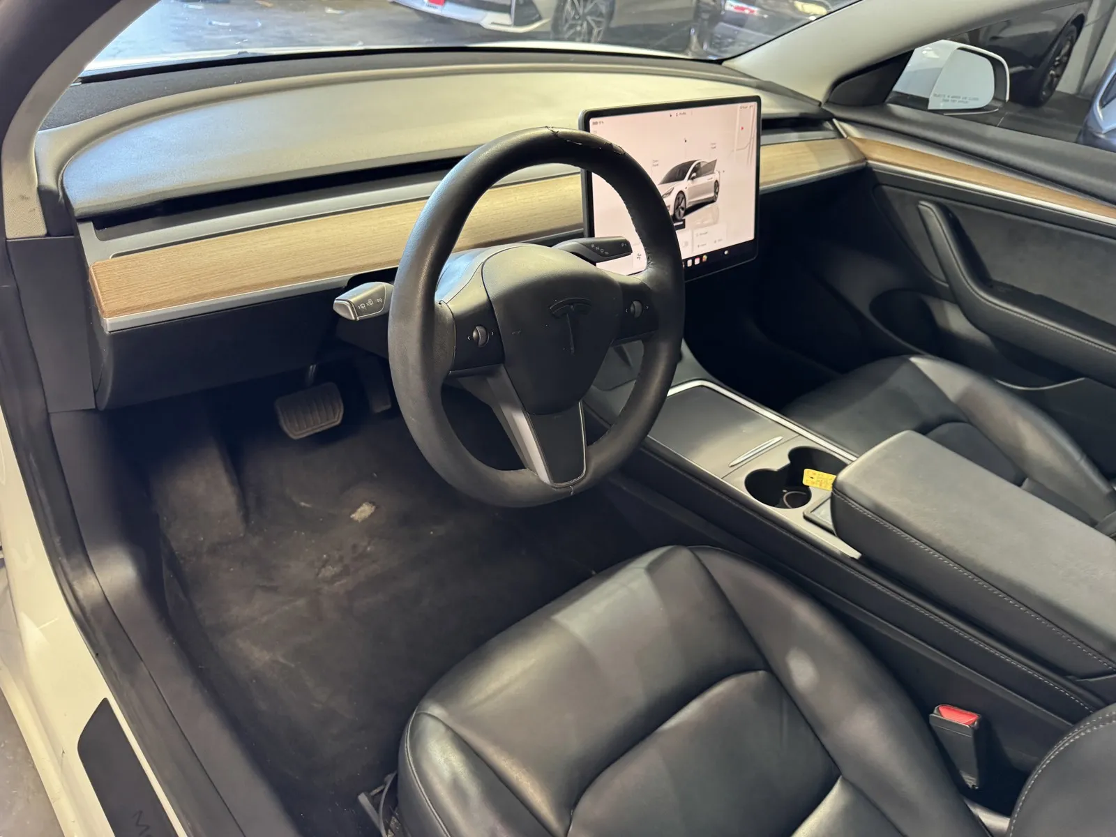 Tesla Model 3 photo 11