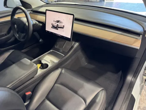 More photos of 2022 Tesla Model 3 at Premium Autos - Norco, CA