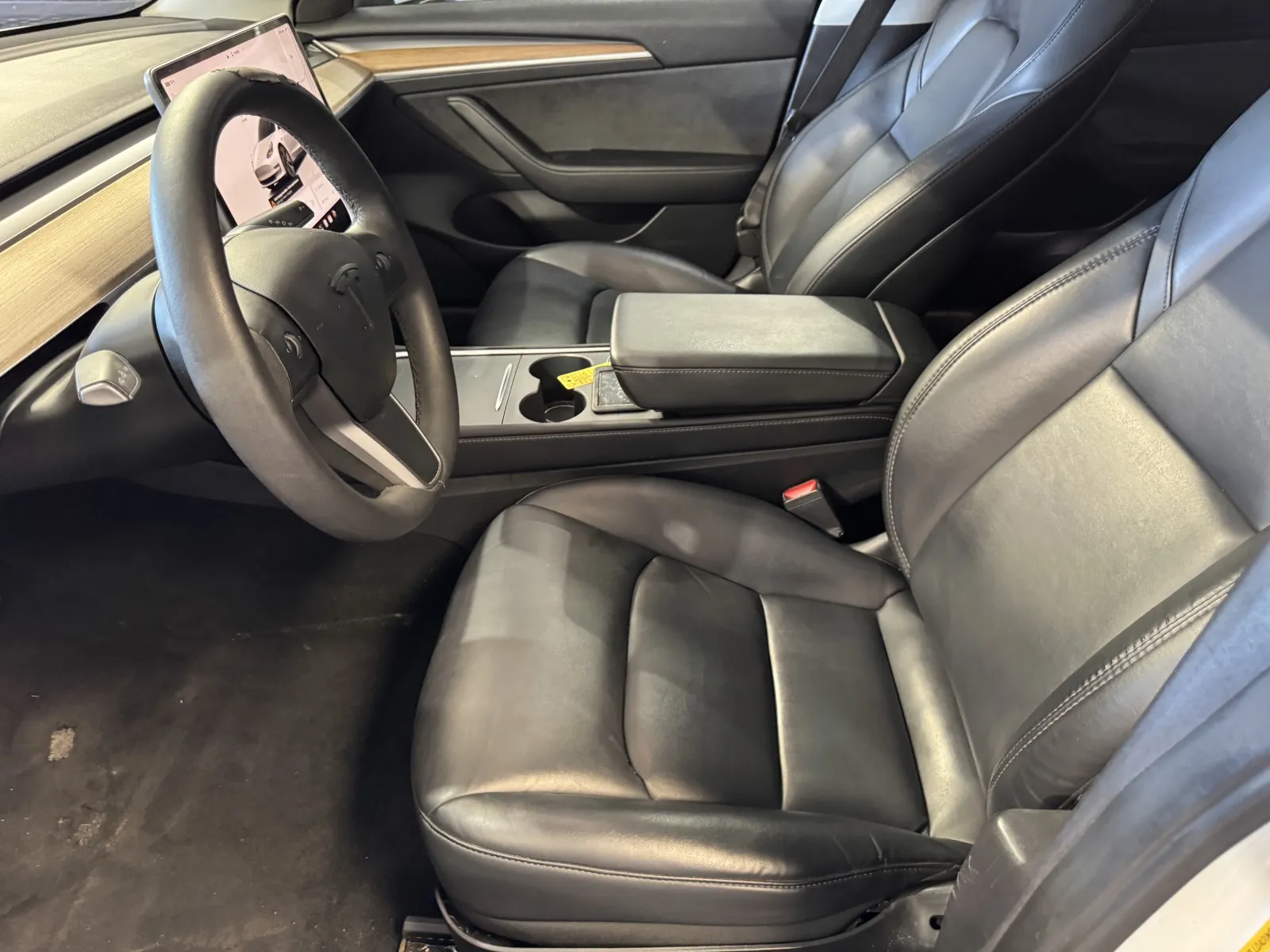 Tesla Model 3 photo 12