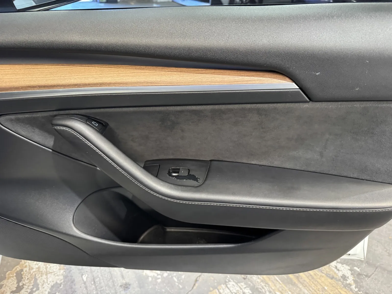 Tesla Model 3 photo 7