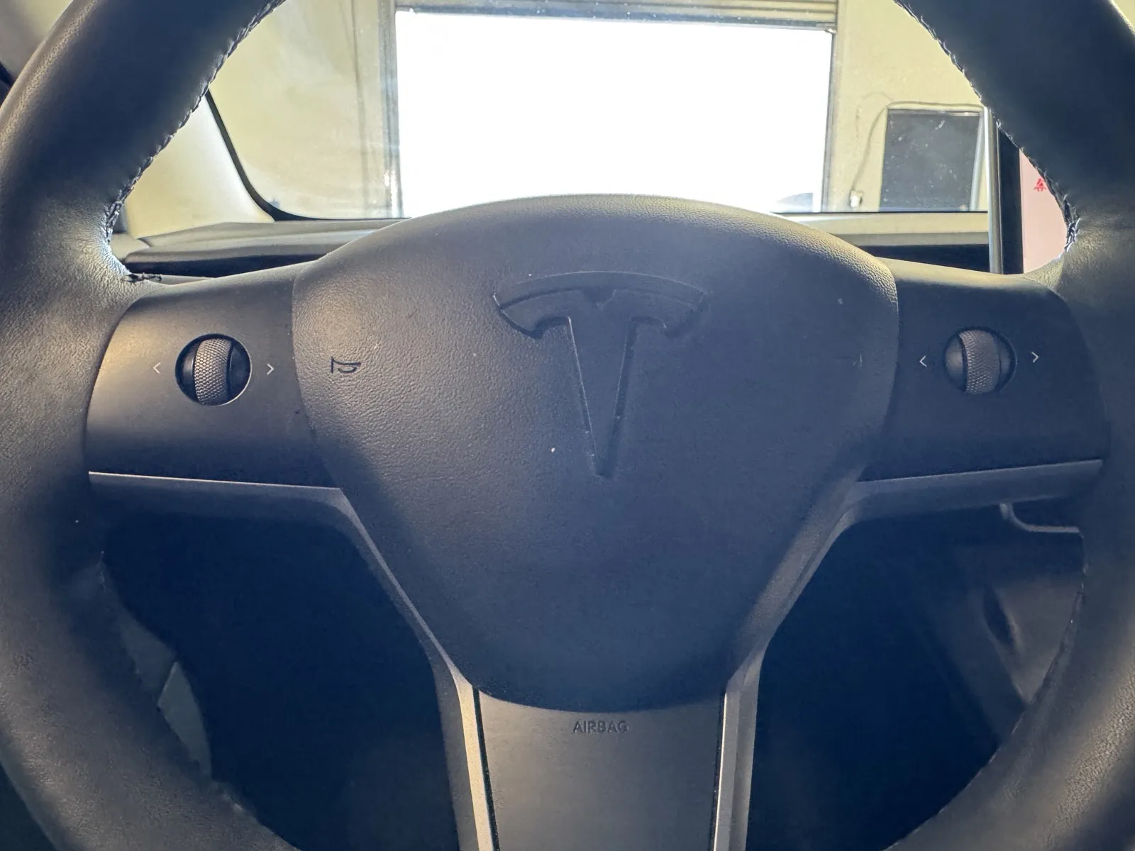 Tesla Model 3 photo 19