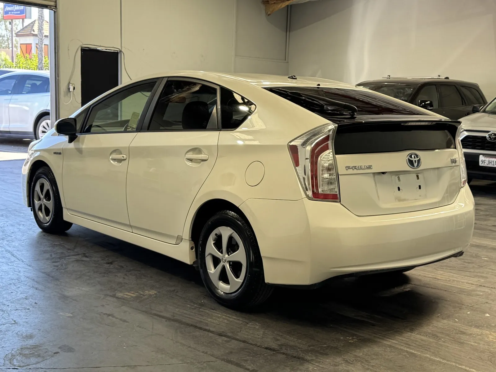 Toyota Prius photo 2