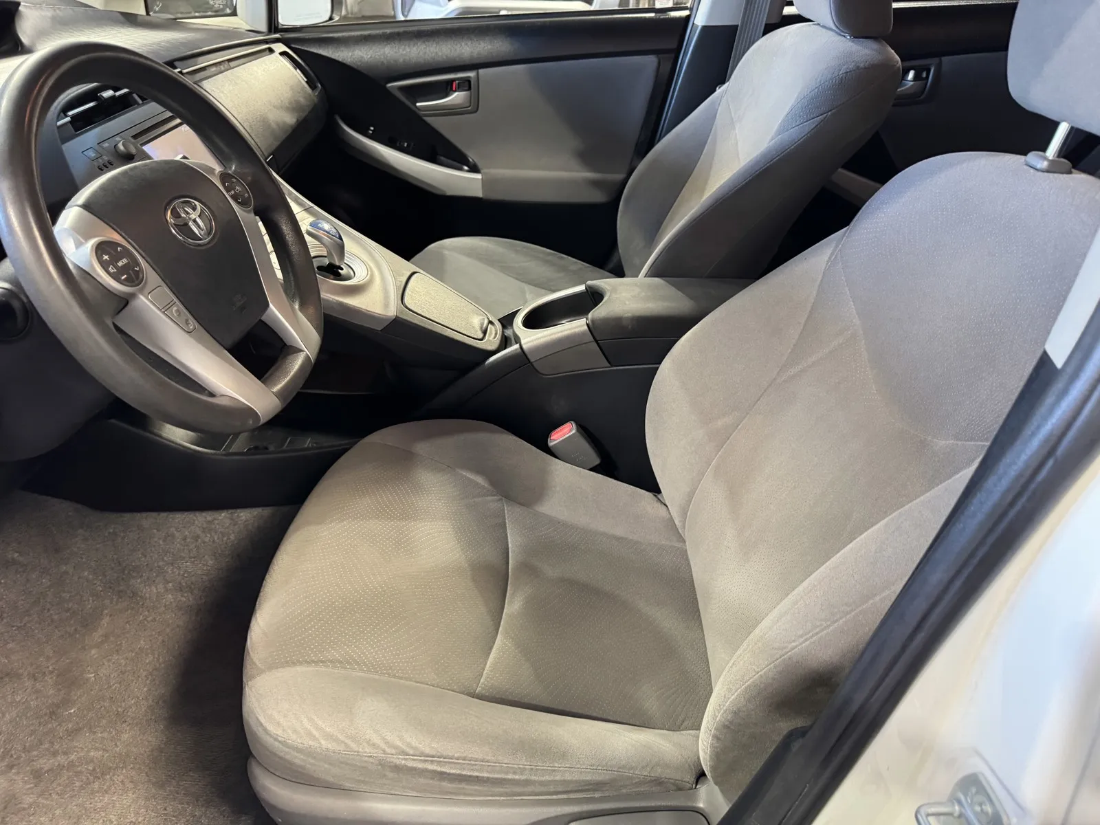 Toyota Prius photo 12