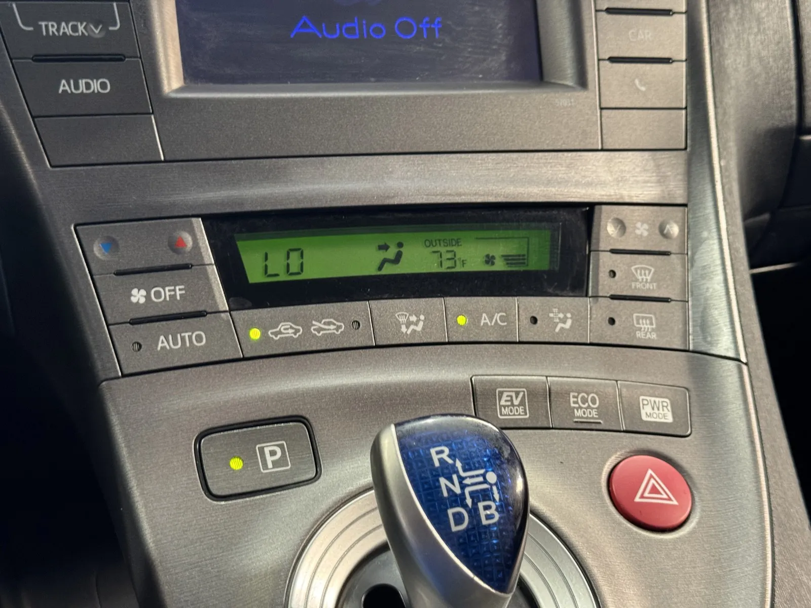 Toyota Prius photo 17