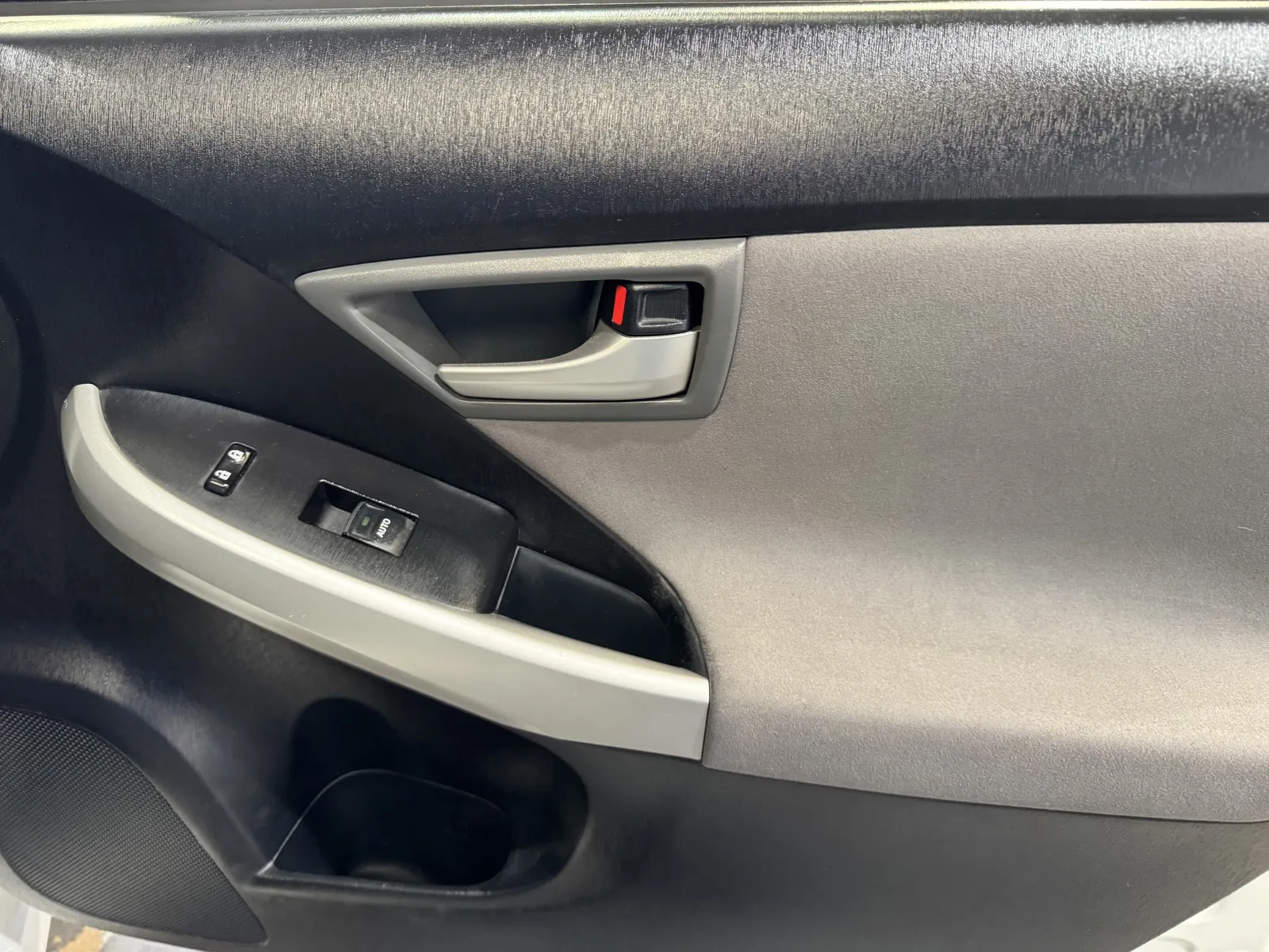 Toyota Prius photo 7