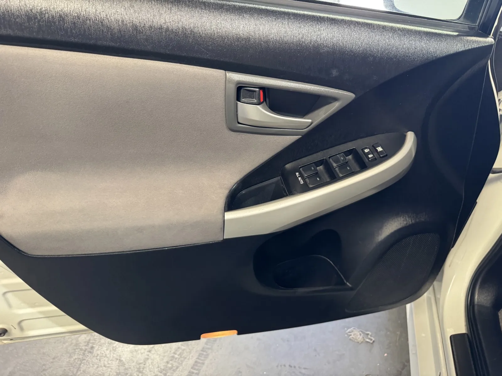 Toyota Prius photo 13