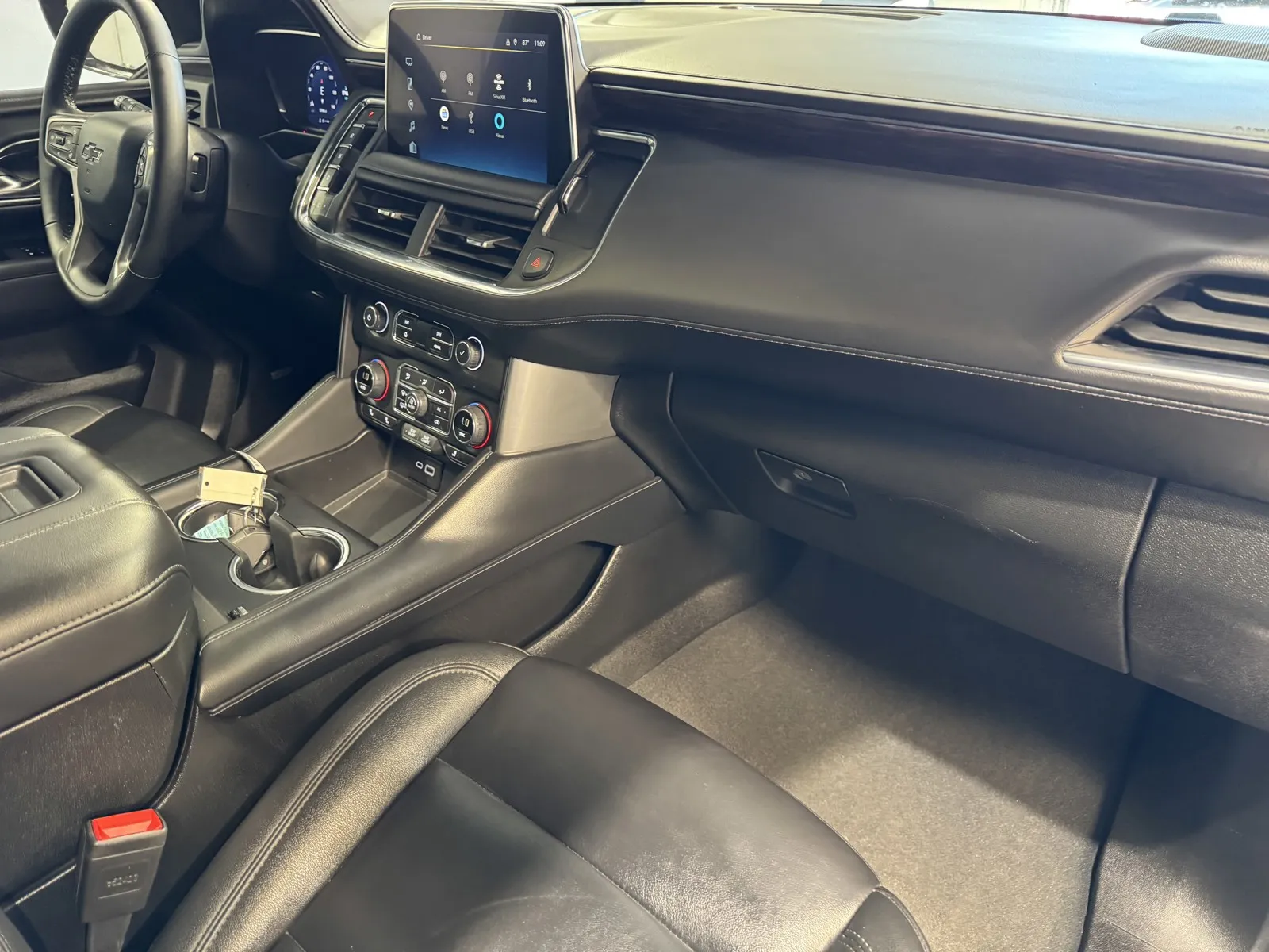 Chevrolet Suburban photo 4