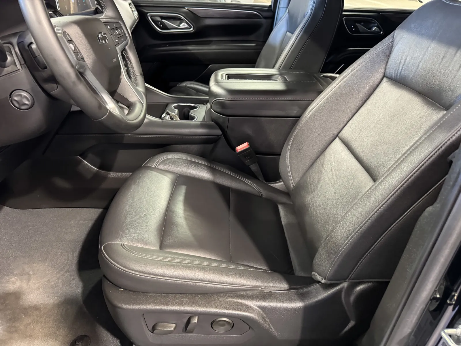 Chevrolet Suburban photo 15