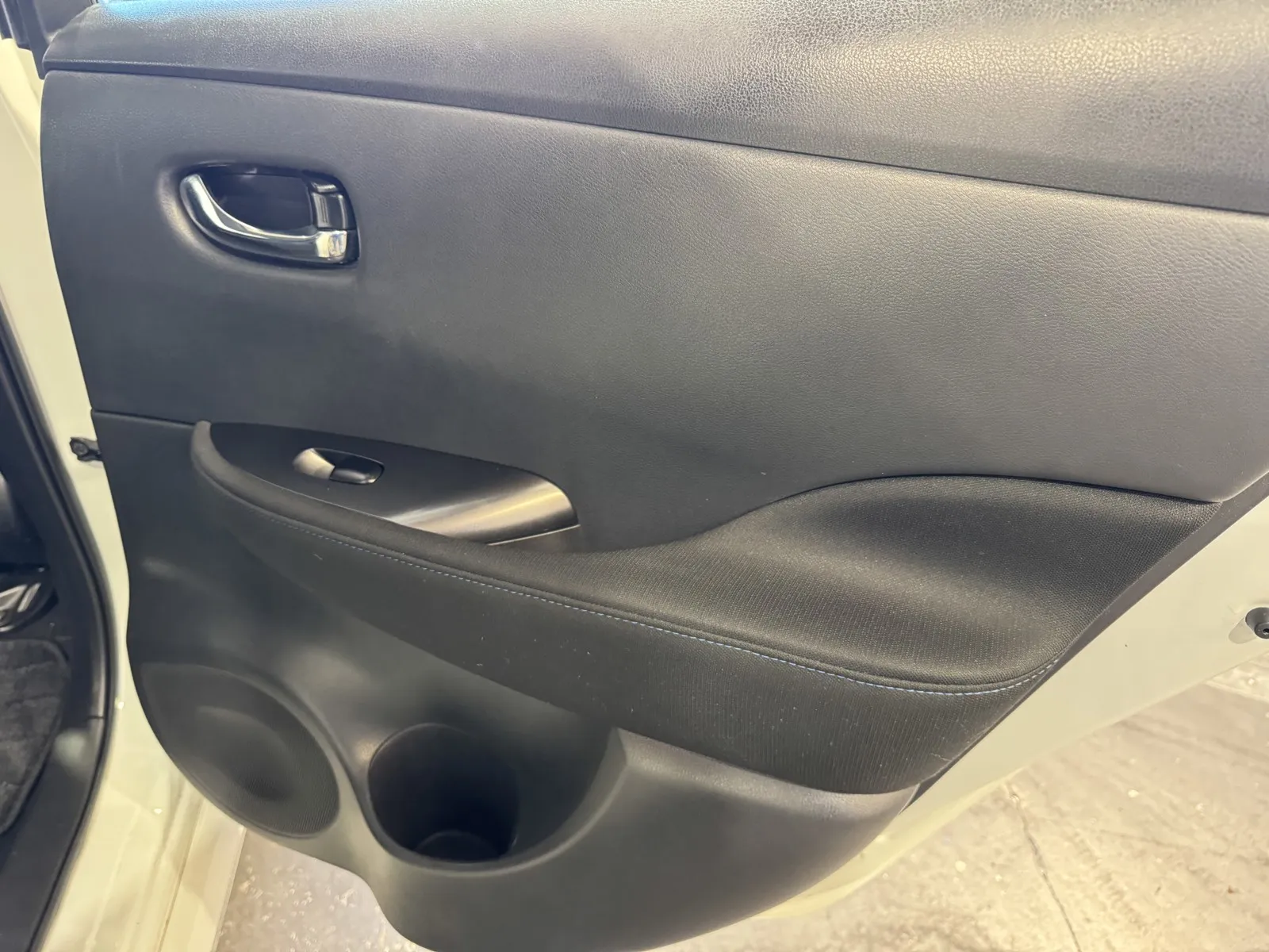Nissan Leaf photo 9