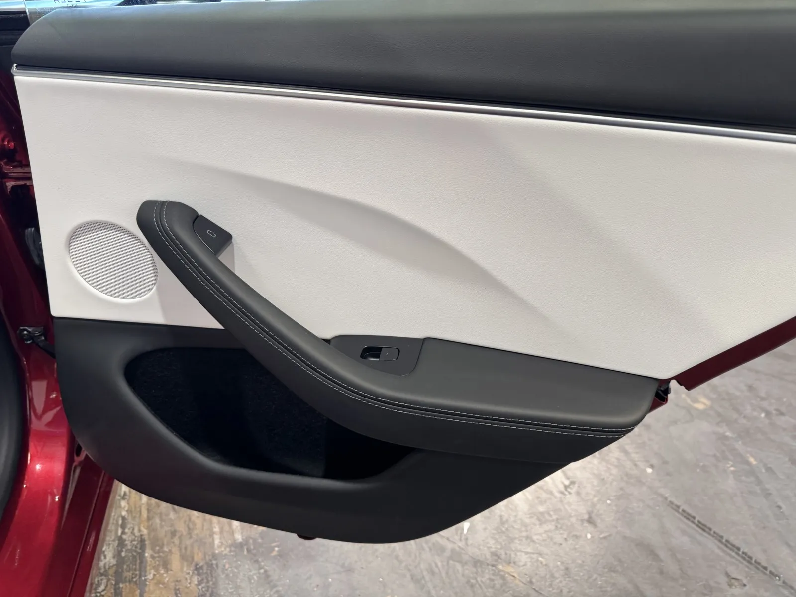 Tesla Model 3 photo 9