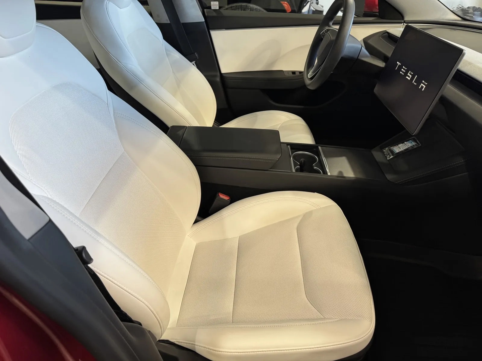 Tesla Model 3 photo 6