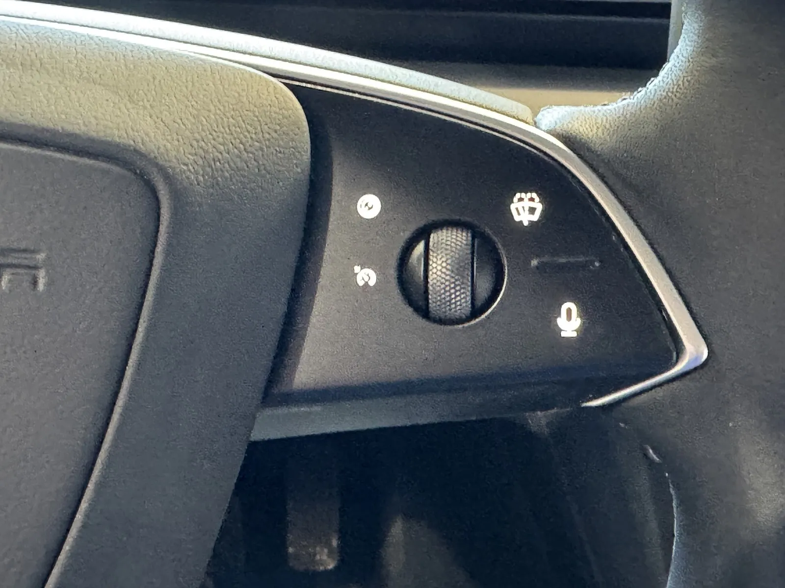 Tesla Model 3 photo 18