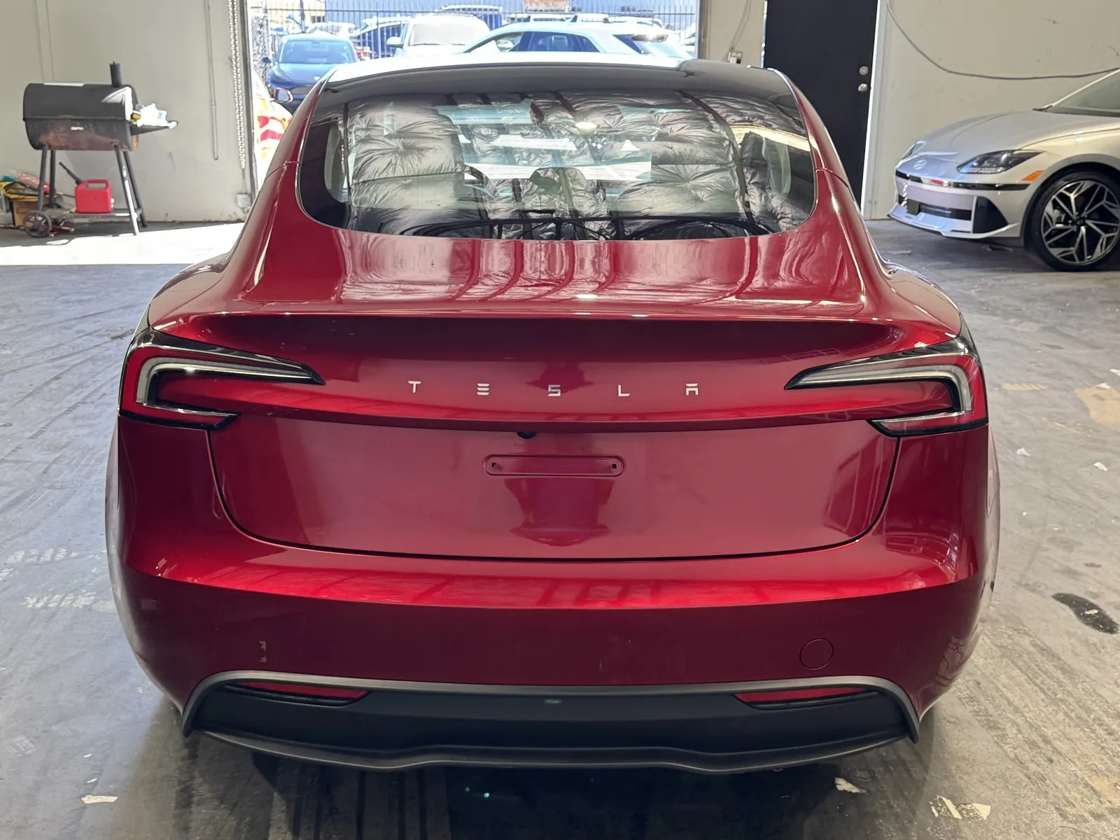 Tesla Model 3 photo 3