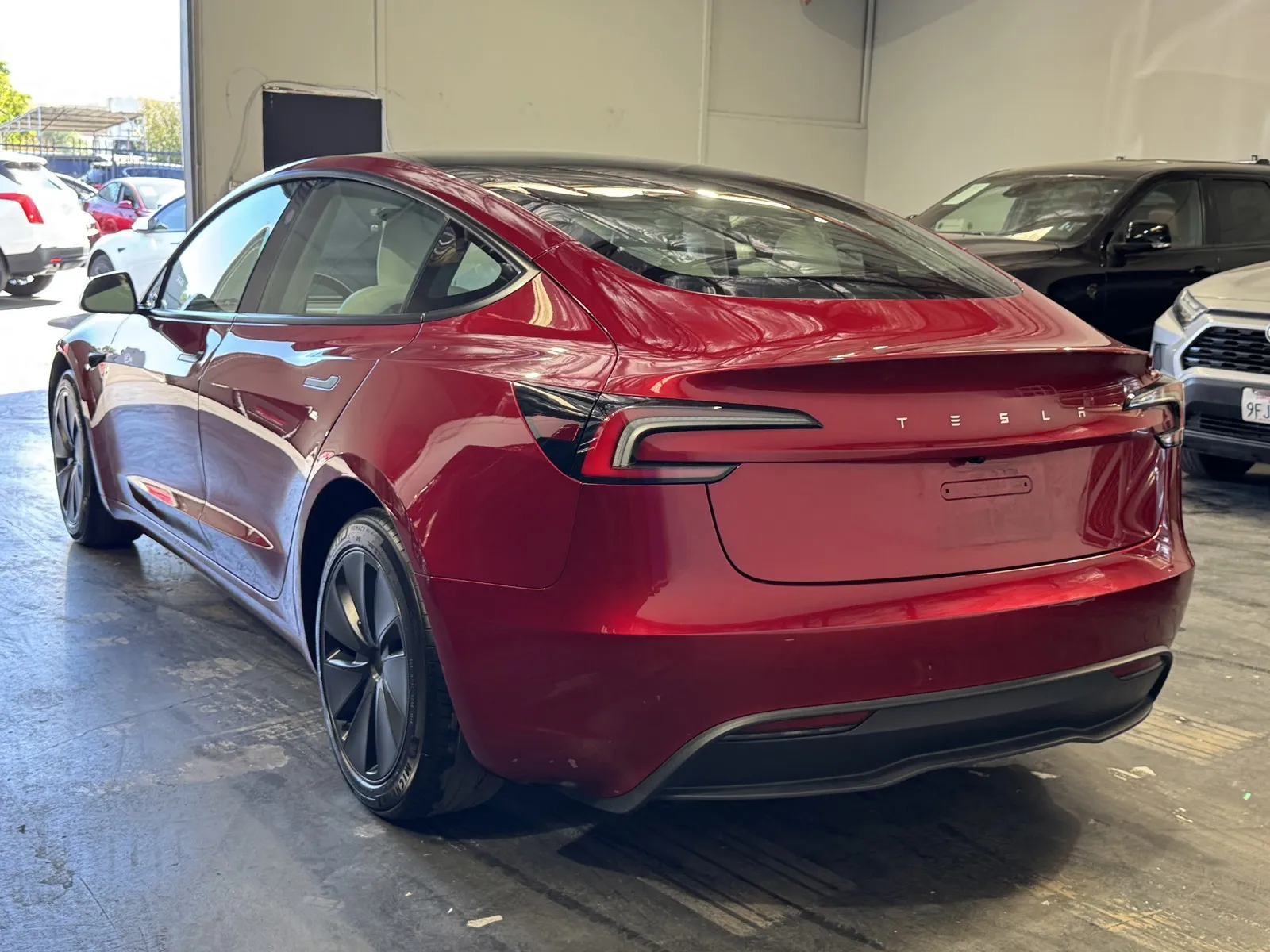 Tesla Model 3 photo 2