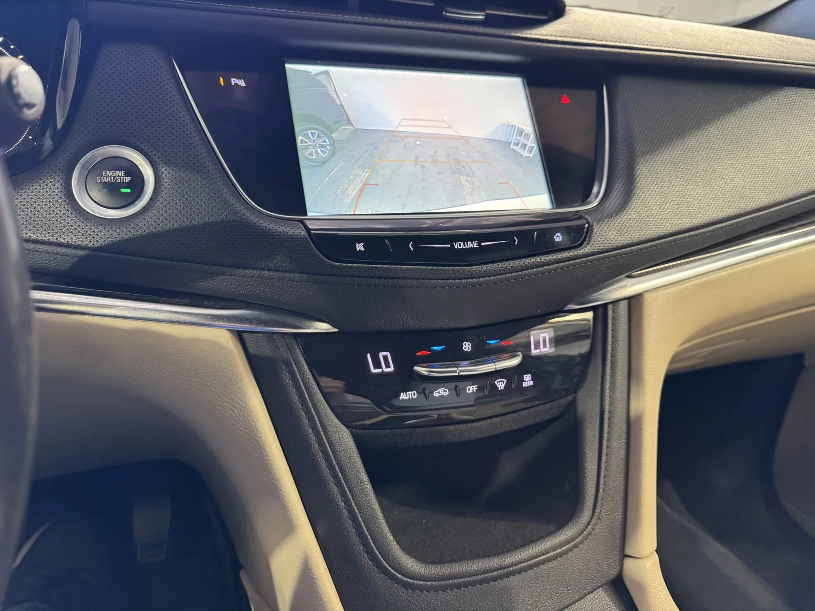 Cadillac XT5 photo 22