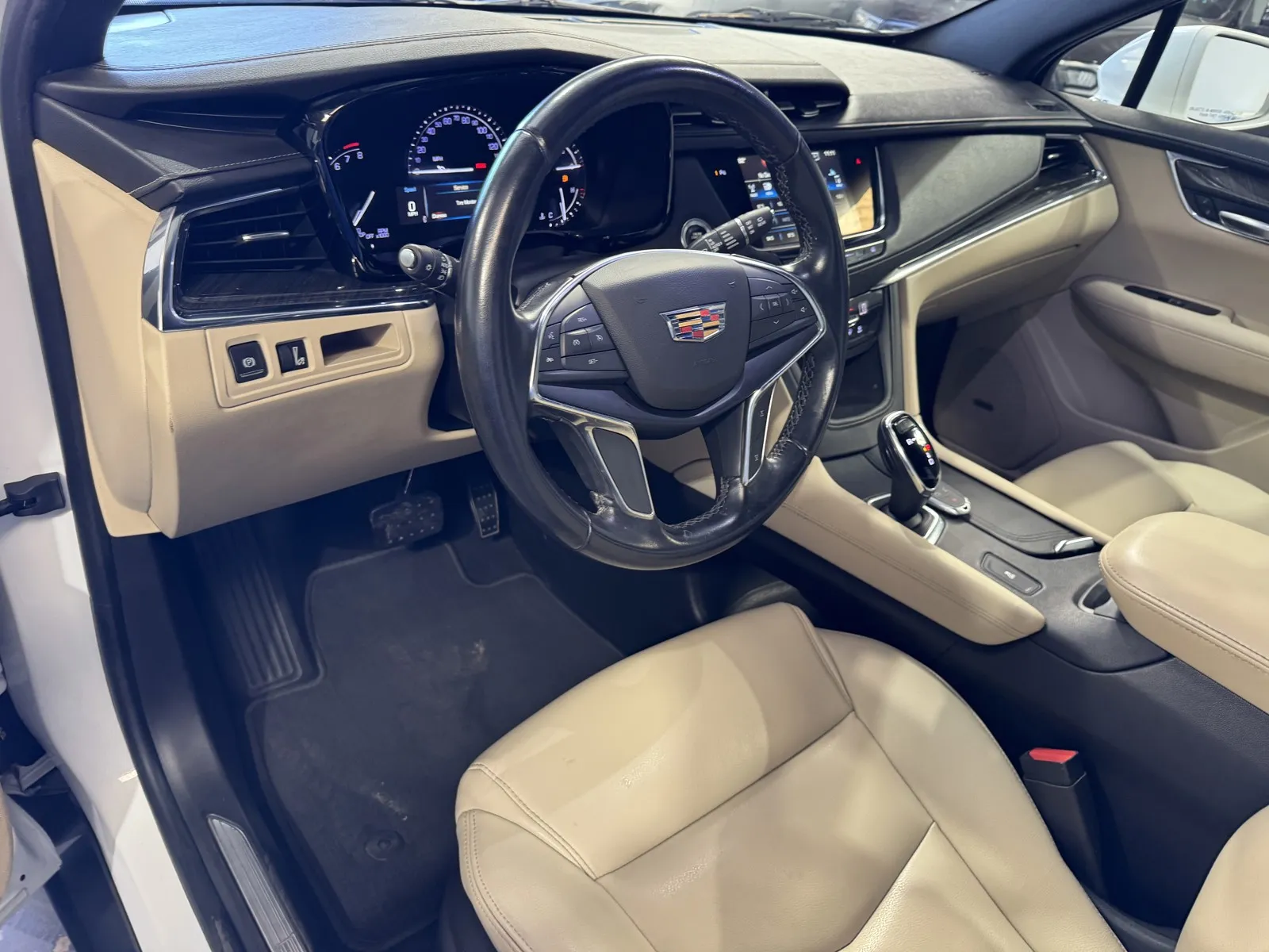 Cadillac XT5 photo 13