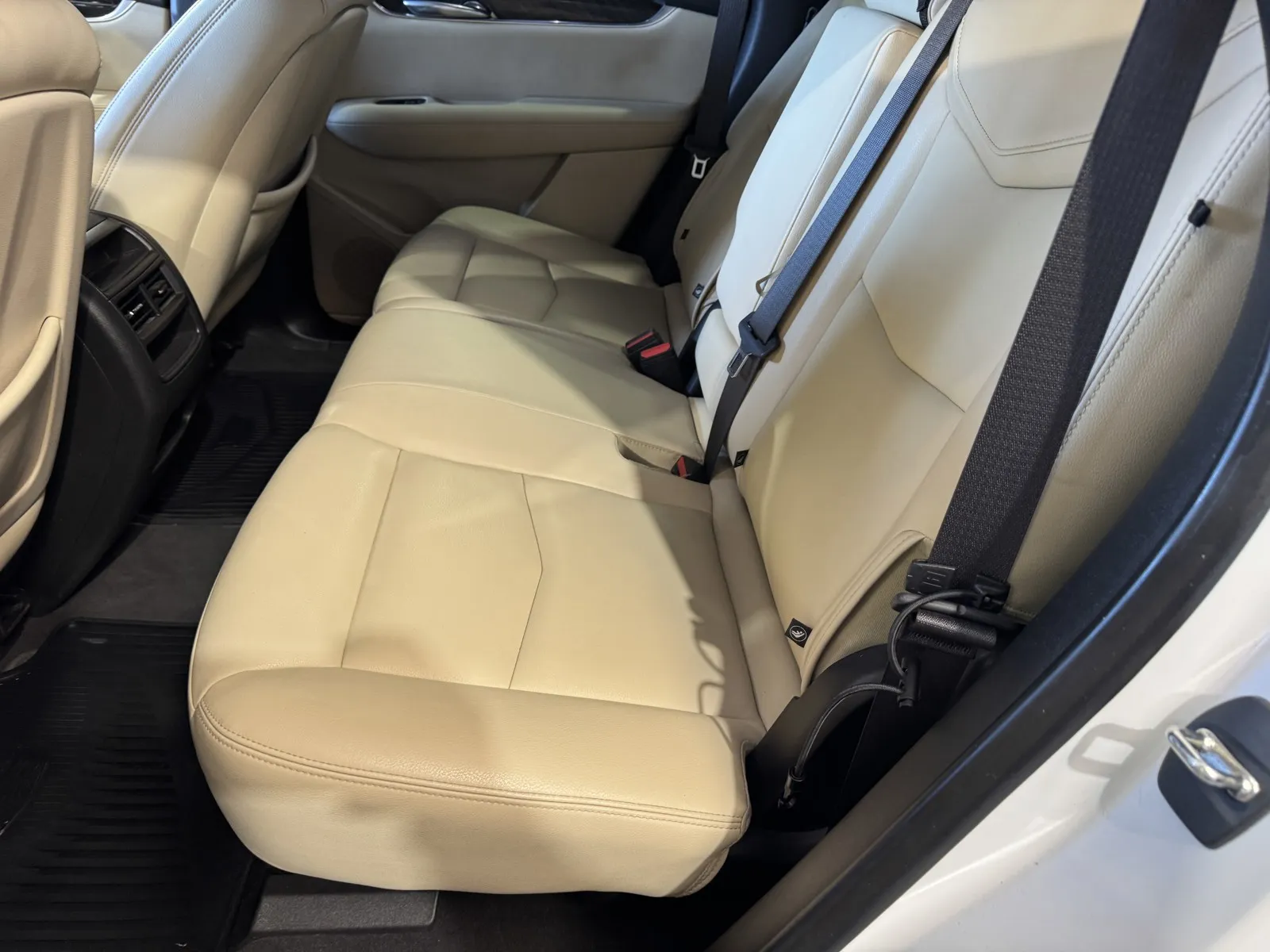 Cadillac XT5 photo 12
