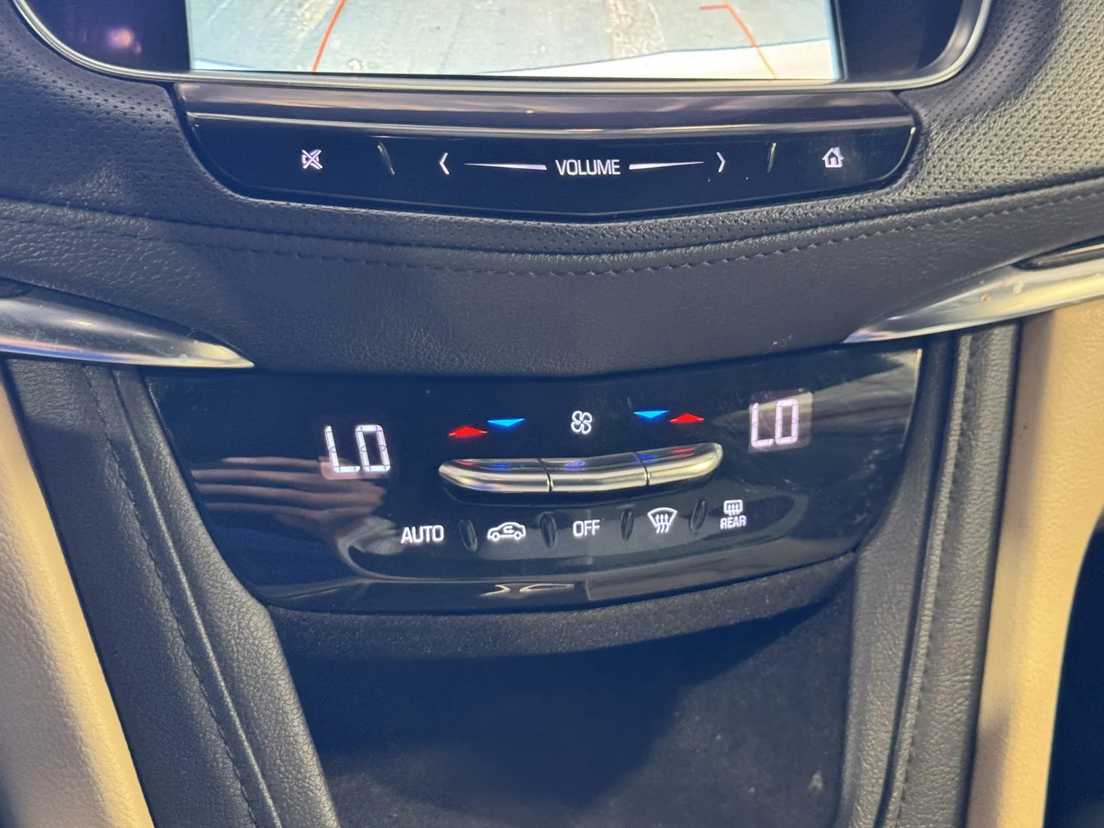 Cadillac XT5 photo 17