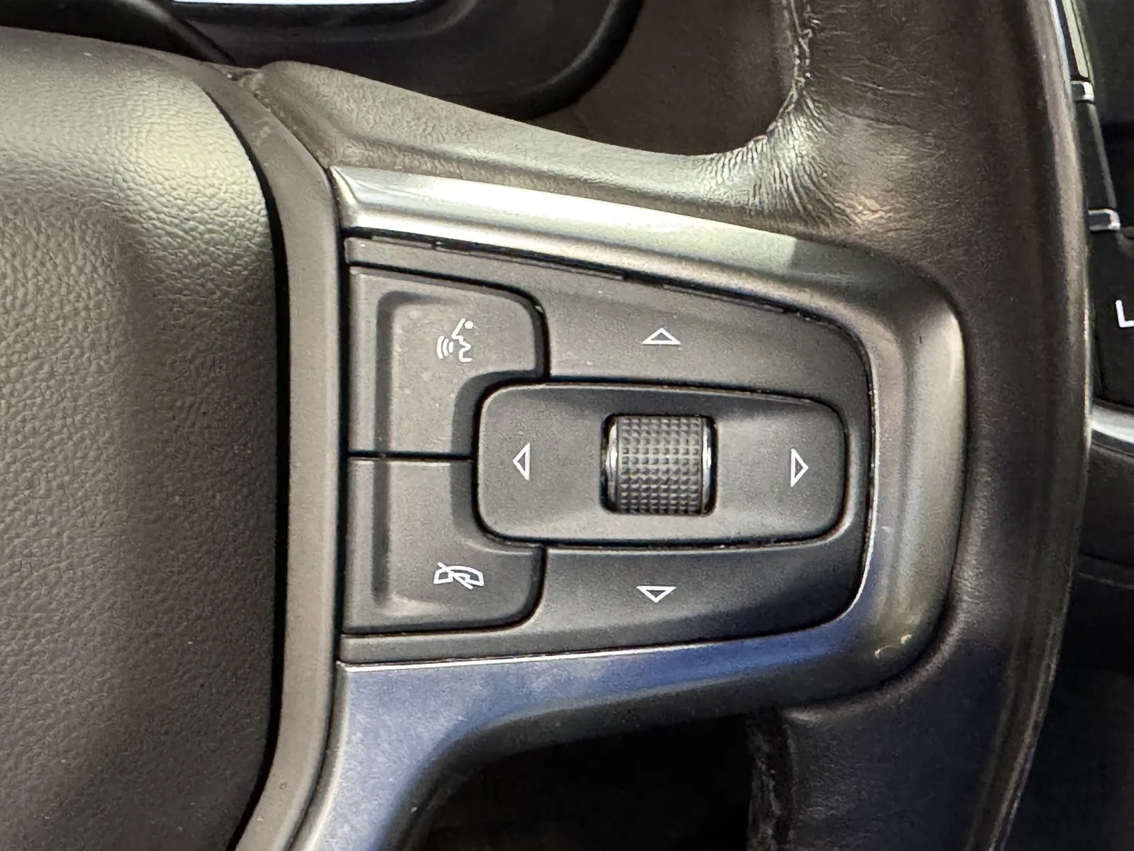 Chevrolet Suburban photo 22