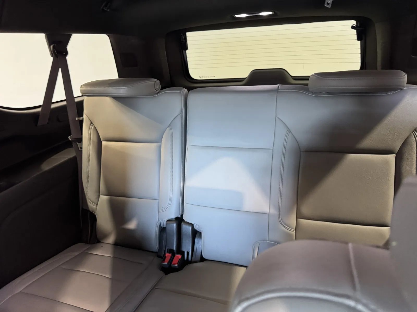 Chevrolet Suburban photo 12
