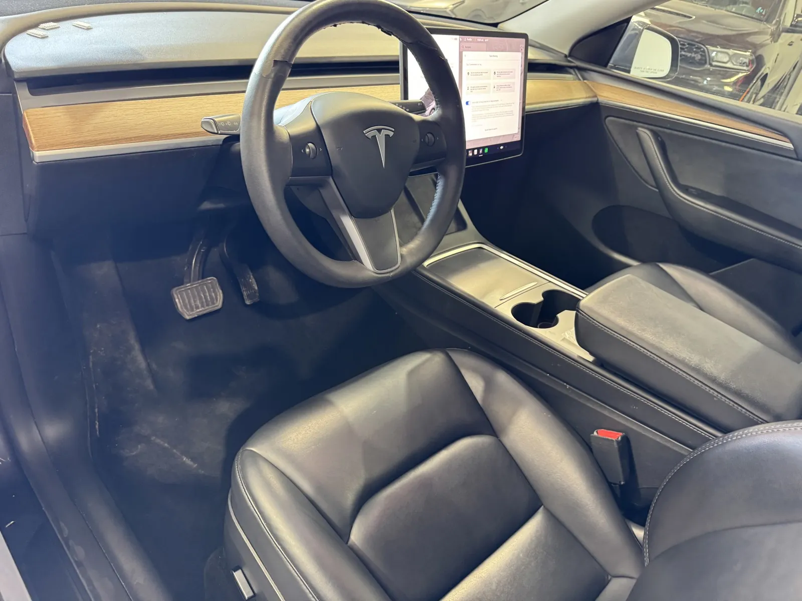 Tesla Model Y photo 11