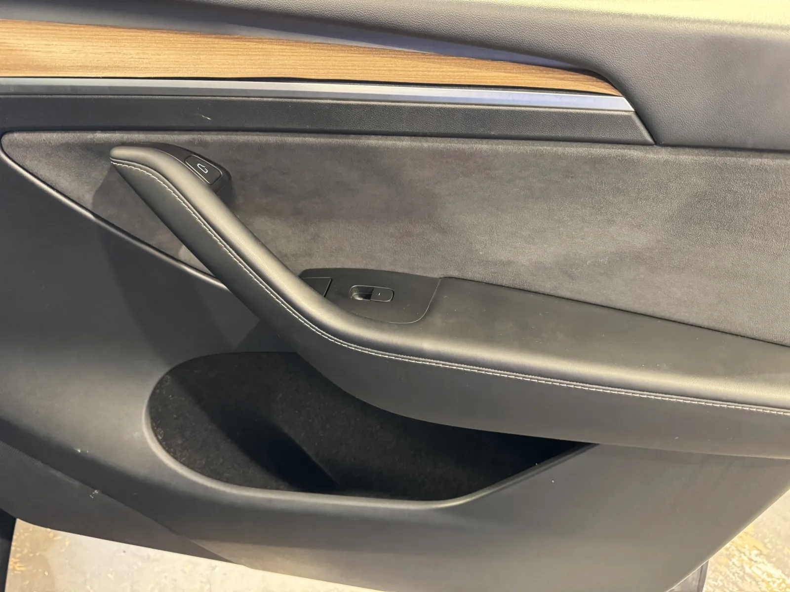 Tesla Model Y photo 7