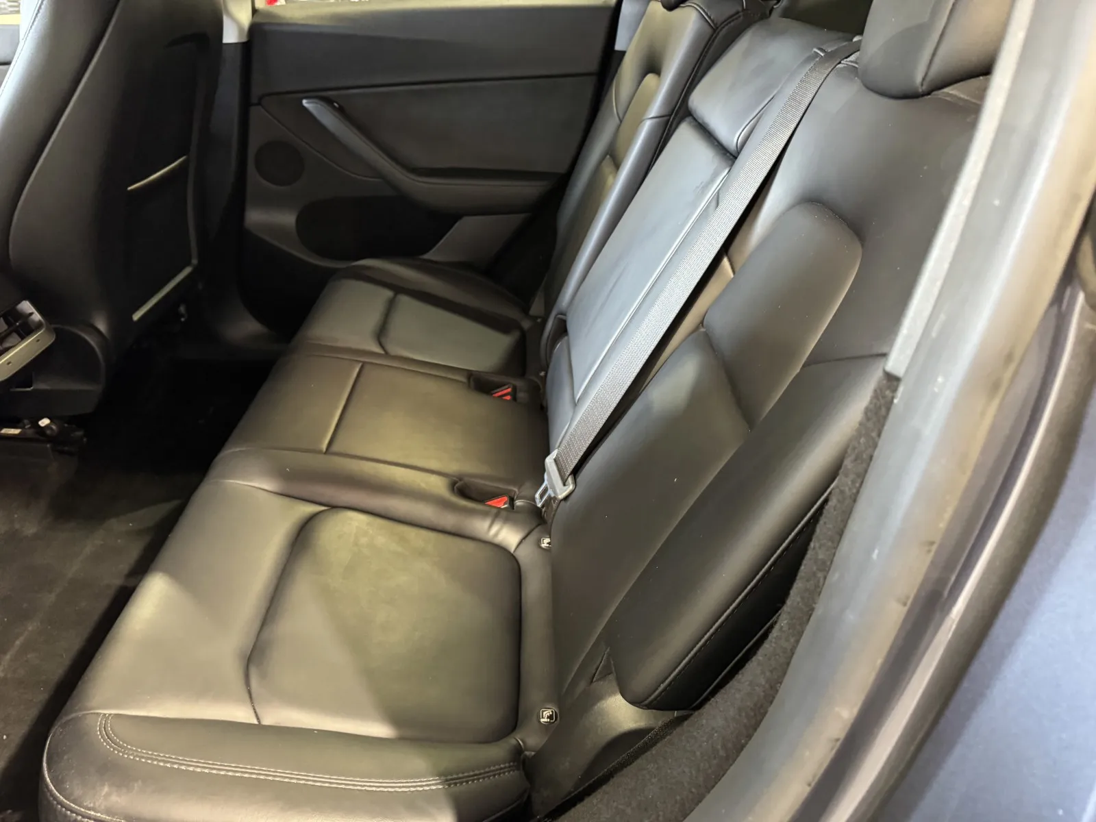 Tesla Model Y photo 10