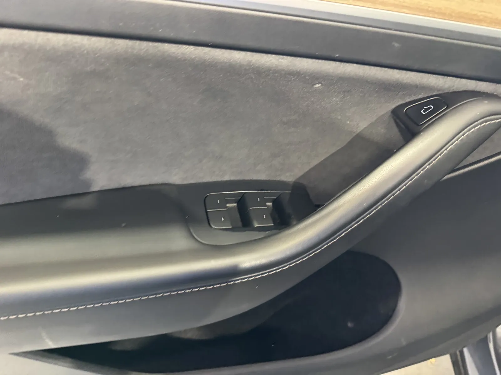 Tesla Model Y photo 14