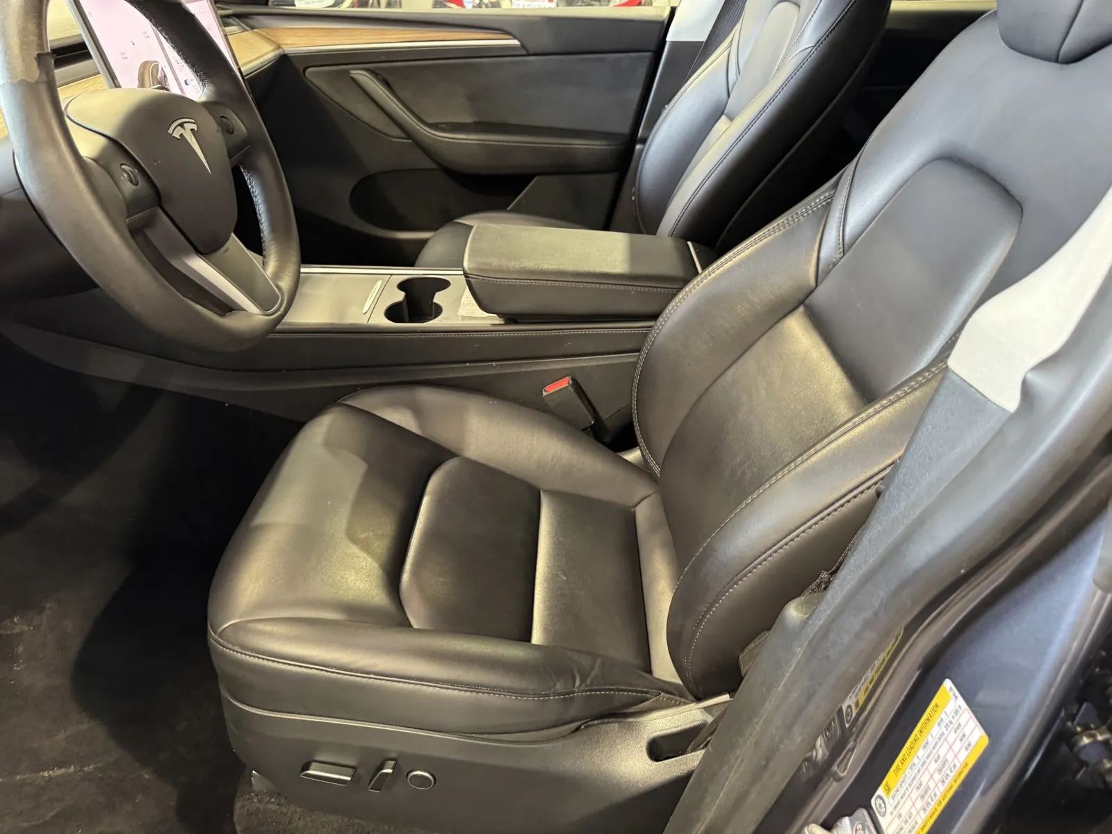Tesla Model Y photo 12