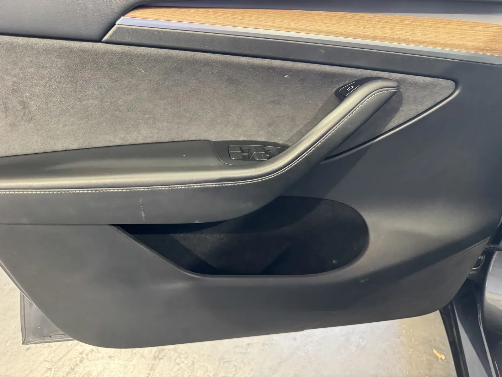 Tesla Model Y photo 13