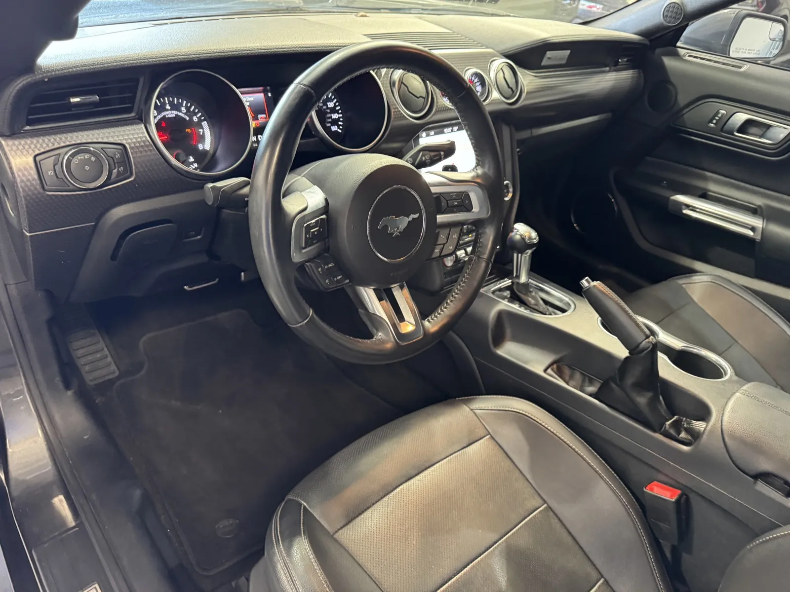 Ford Mustang photo 9