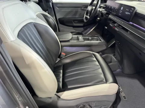 More photos of 2024 Kia EV9 GT-Line at Premium Autos - Norco, CA