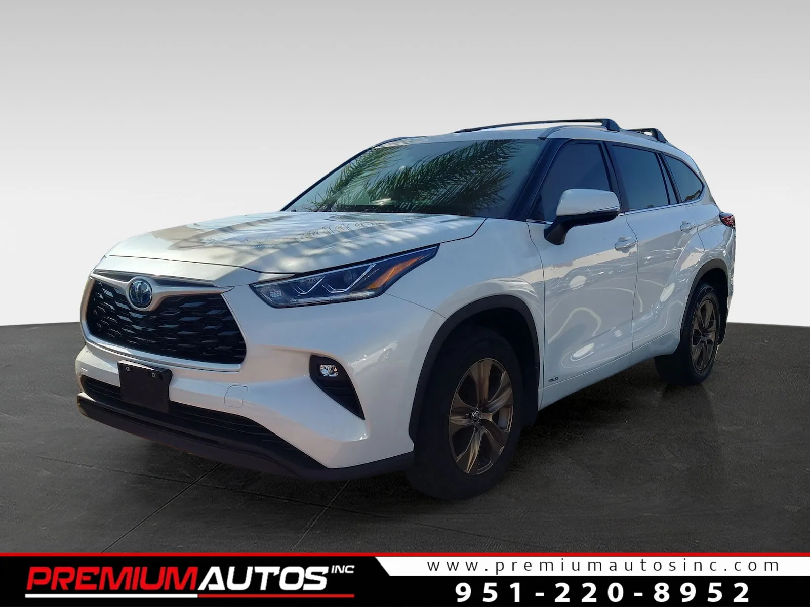 Used 2023 Toyota Highlander Hybrid Bronze Edition for sale in