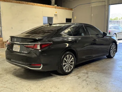 More photos of 2024 Lexus ES 300h at Premium Autos - Norco, CA