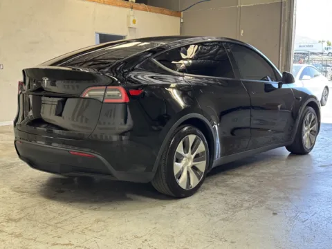 More photos of 2021 Tesla Model Y Standard Range at Premium Autos - Norco, CA