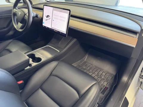 More photos of 2021 Tesla Model 3 Standard Range Plus at Premium Autos - Norco, CA