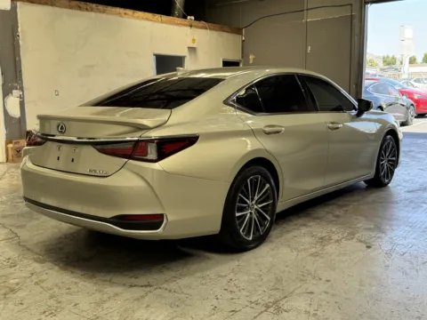 More photos of 2023 Lexus ES 300h at Premium Autos - Norco, CA