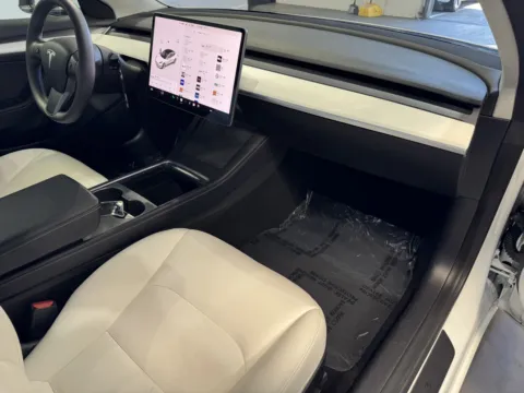 More photos of 2022 Tesla Model 3 at Premium Autos - Norco, CA