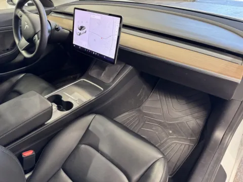 More photos of 2021 Tesla Model 3 Standard Range Plus at Premium Autos - Norco, CA